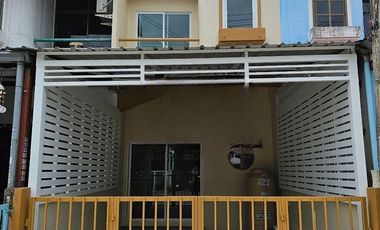 For sale 2 bedrooms townhouse in Khlong Luang, Pathum Thani