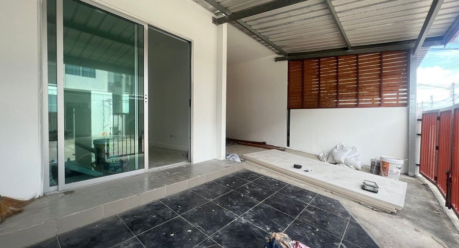 Reihenhaus zum Kauf mit 3 Zimmer in Sam Phran, Nakhon Pathom