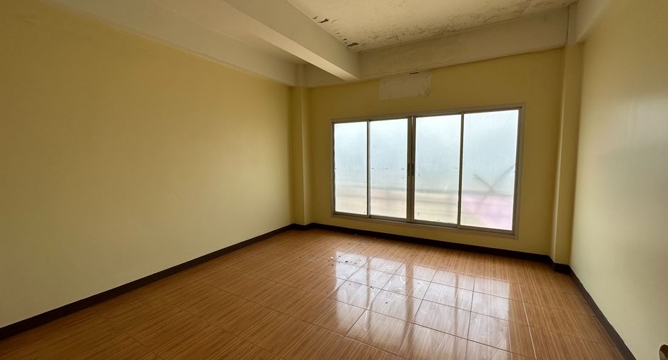 For sale 3 bedrooms townhouse in Khlong Luang, Pathum Thani