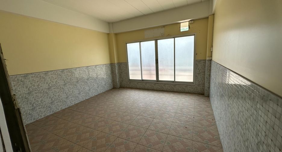 For sale 3 bedrooms townhouse in Khlong Luang, Pathum Thani
