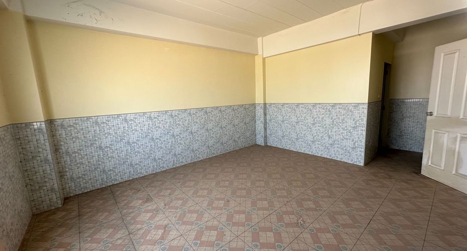 For sale 3 bedrooms townhouse in Khlong Luang, Pathum Thani