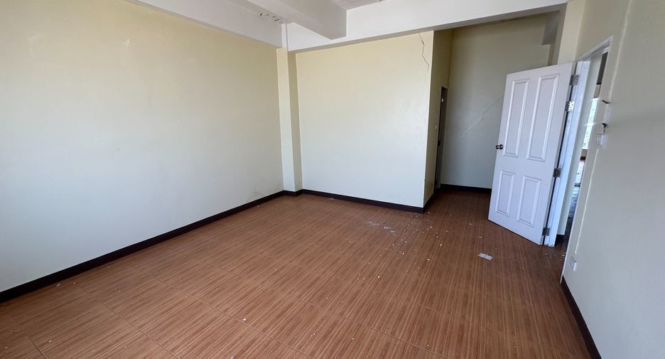 For sale 3 bedrooms townhouse in Khlong Luang, Pathum Thani
