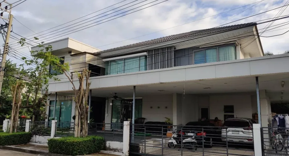 Haus zum Kauf mit 6 Zimmer in Mueang Nonthaburi, Nonthaburi