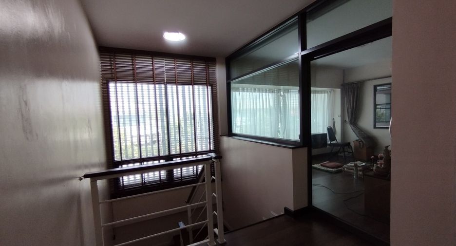 Haus zum Kauf mit 6 Zimmer in Mueang Nonthaburi, Nonthaburi