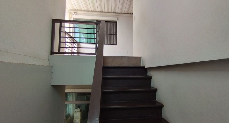 Haus zum Kauf mit 6 Zimmer in Mueang Nonthaburi, Nonthaburi