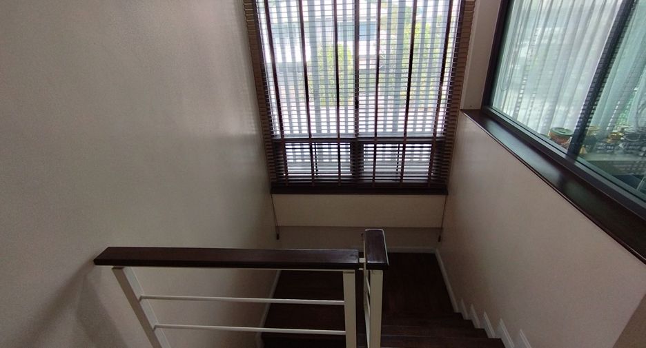 Haus zum Kauf mit 6 Zimmer in Mueang Nonthaburi, Nonthaburi