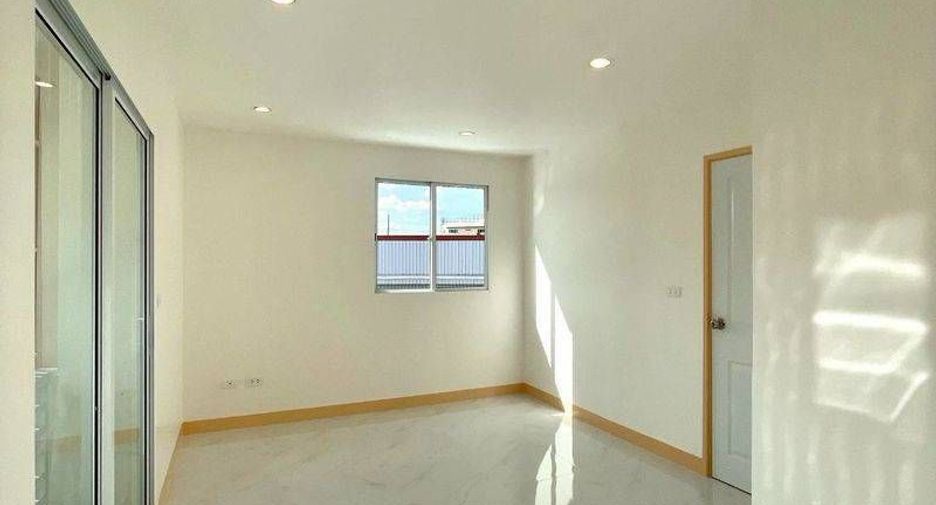 For sale 4 bedrooms townhouse in Bang Kruai, Nonthaburi