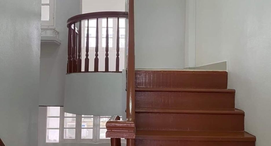 For sale 3 bedrooms townhouse in Mueang Pathum Thani, Pathum Thani