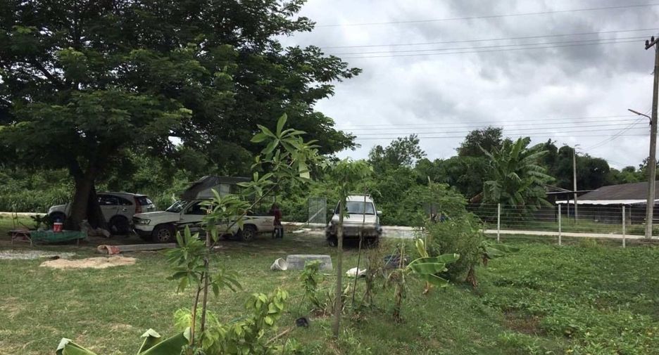 Terreno en venta en Phanat Nikhom, Chonburi
