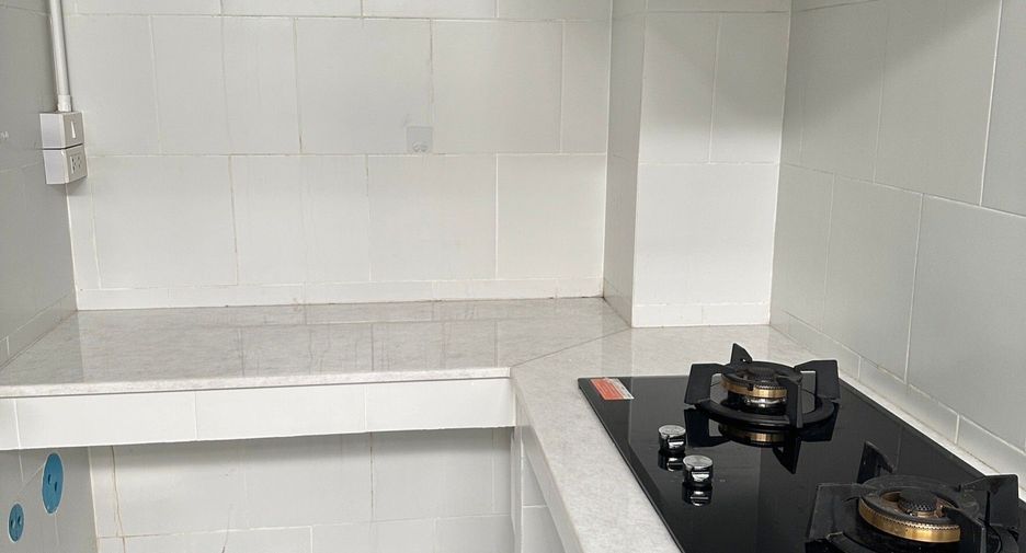 For sale 4 bedrooms townhouse in Mueang Pathum Thani, Pathum Thani