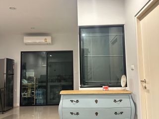 For sale 4 bedrooms townhouse in Mueang Pathum Thani, Pathum Thani