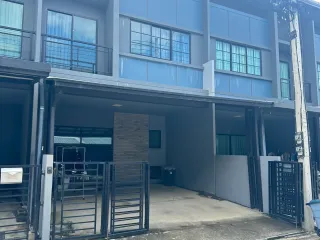 For sale 4 bedrooms townhouse in Mueang Pathum Thani, Pathum Thani