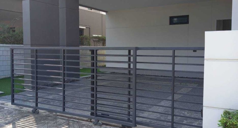 For sale 4 bedrooms condo in Mueang Nonthaburi, Nonthaburi