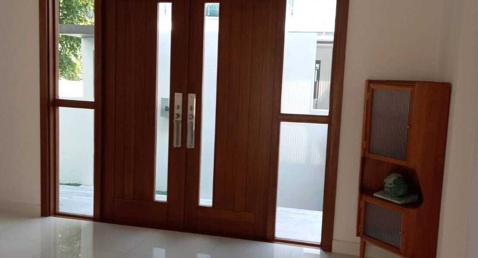 For sale 4 bedrooms condo in Mueang Nonthaburi, Nonthaburi