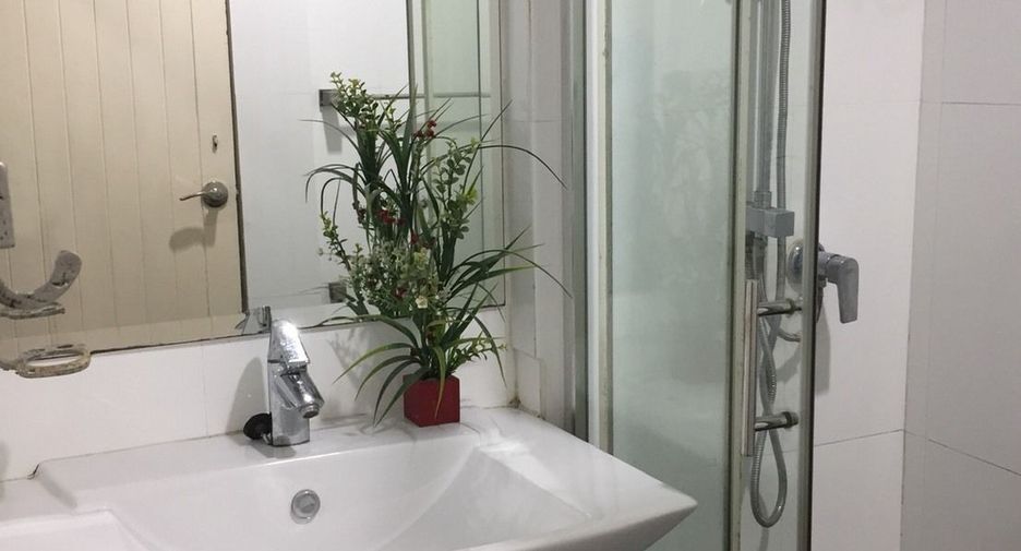 For sale 3 bedrooms townhouse in Mueang Nonthaburi, Nonthaburi