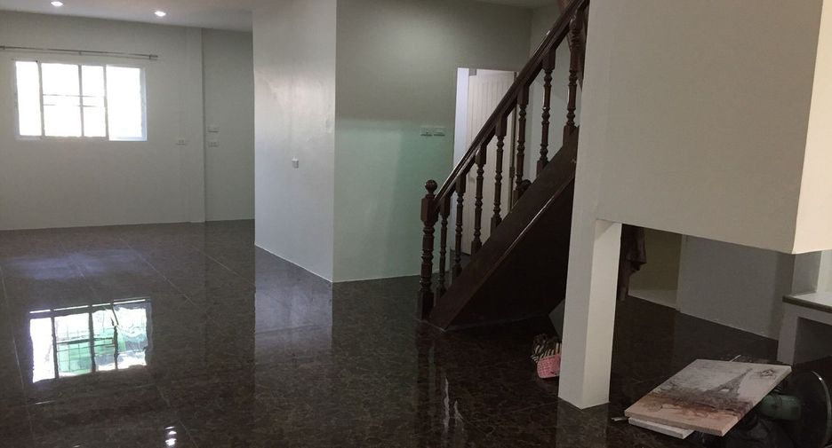 For sale 3 bedrooms townhouse in Mueang Nonthaburi, Nonthaburi