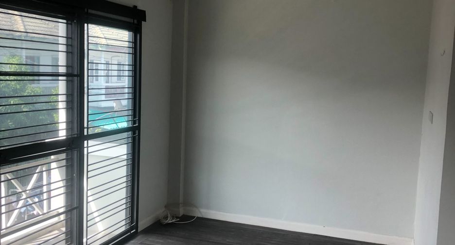 For sale 3 bedrooms townhouse in Bang Bua Thong, Nonthaburi