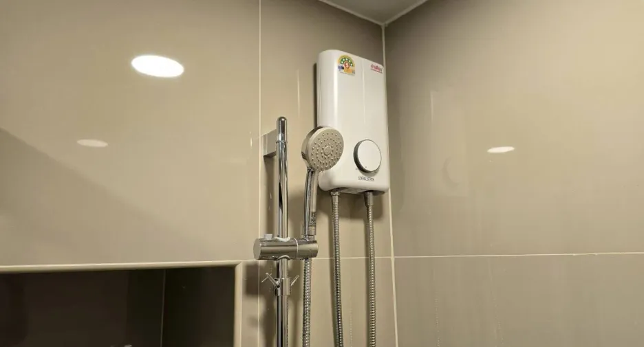 For rent 1 bed condo in Mueang Pathum Thani, Pathum Thani