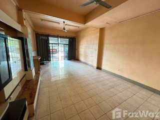 For sale 4 bedrooms townhouse in Hat Yai, Songkhla