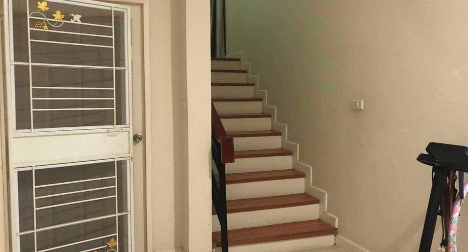 For sale 5 bedrooms house in Mueang Nakhon Ratchasima, Nakhon Ratchasima