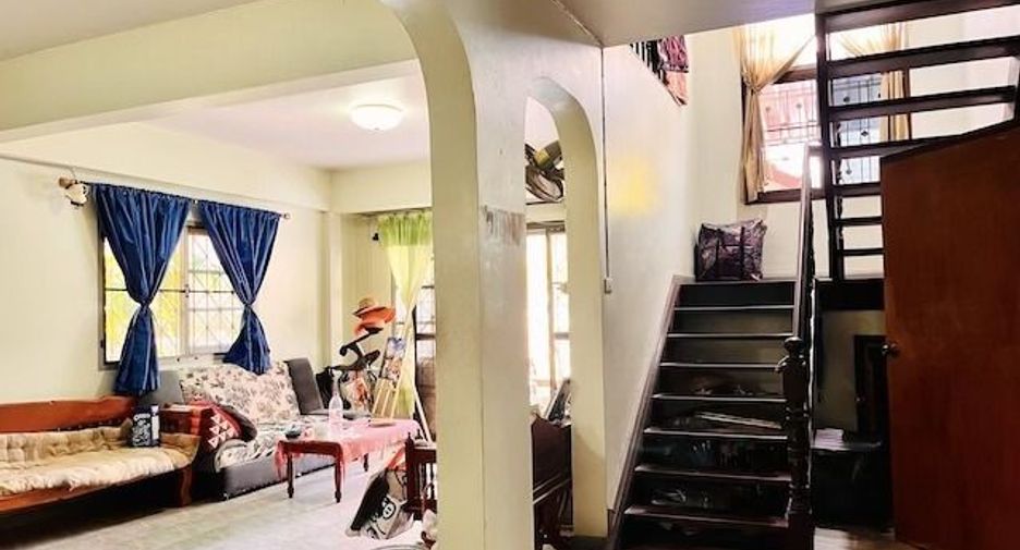 ขาย 5 ห้องนอน บ้านเดี่ยว ใน เมืองปทุมธานี, ปทุมธานี