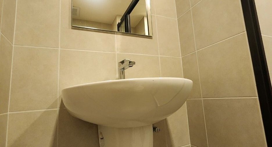 For rent studio condo in Khlong Luang, Pathum Thani