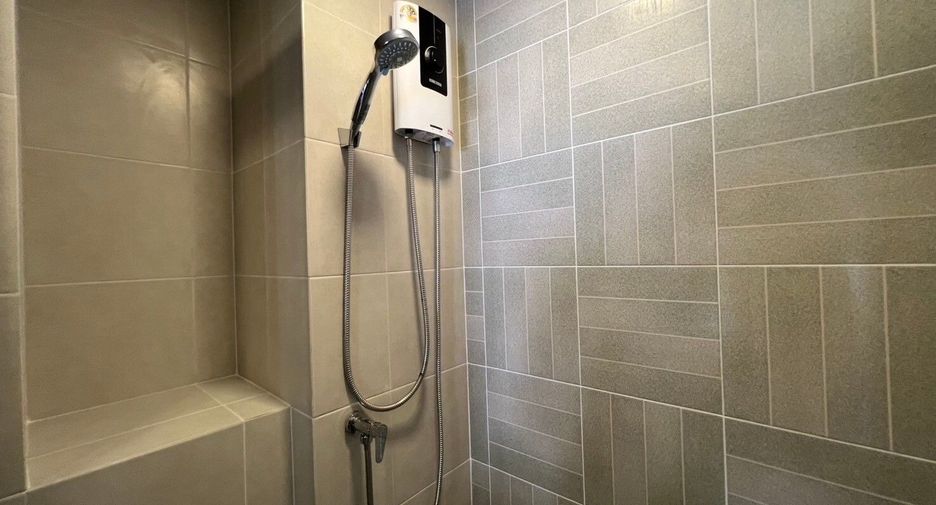 For rent studio condo in Khlong Luang, Pathum Thani