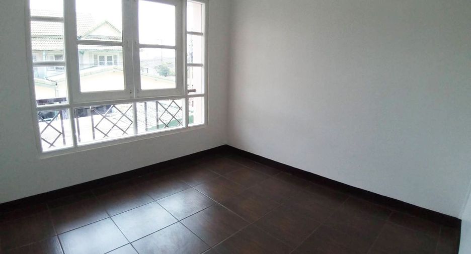 À vendre 3 chambres maison de ville à Bang Bua Thong, Nonthaburi