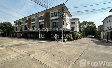 Casa adosada en venta de 3 habitaciones en Mueang Nonthaburi, Nonthaburi