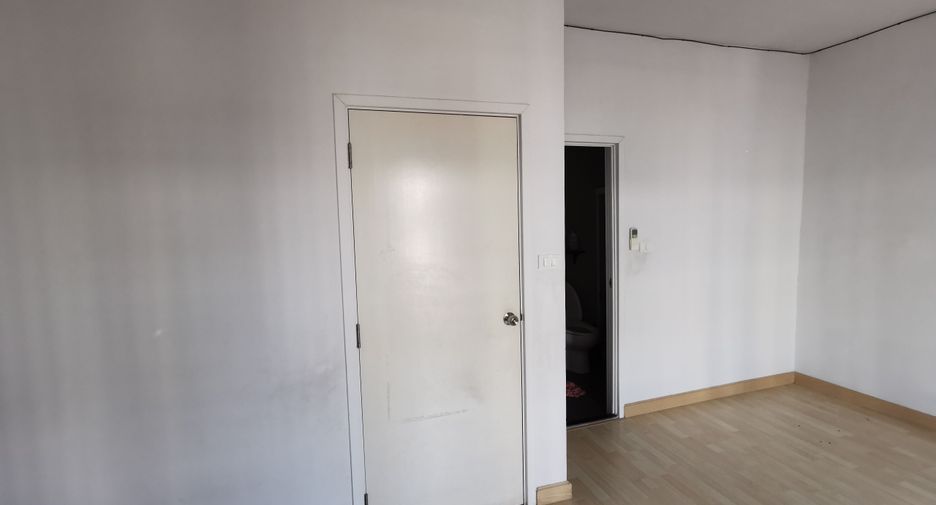 À vendre 3 chambres maison de ville à Mueang Nonthaburi, Nonthaburi