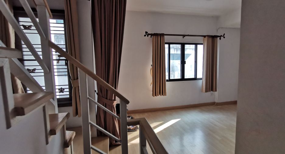 À vendre 3 chambres maison de ville à Mueang Nonthaburi, Nonthaburi