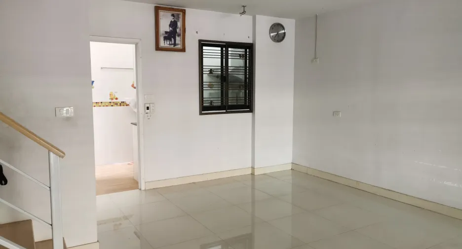 À vendre 3 chambres maison de ville à Mueang Nonthaburi, Nonthaburi