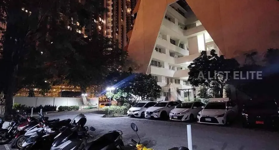 For rent 3 bedrooms condo in Bang Lamung, Chonburi
