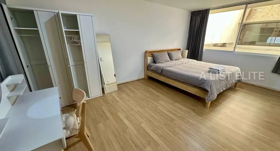 For rent 3 bedrooms condo in Bang Lamung, Chonburi