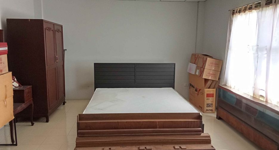 Casa adosada en venta de 3 habitaciones en Sai Noi, Nonthaburi