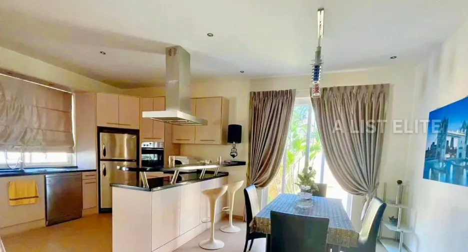 Haus zur Miete mit 6 Zimmer in Bang Lamung, Chonburi
