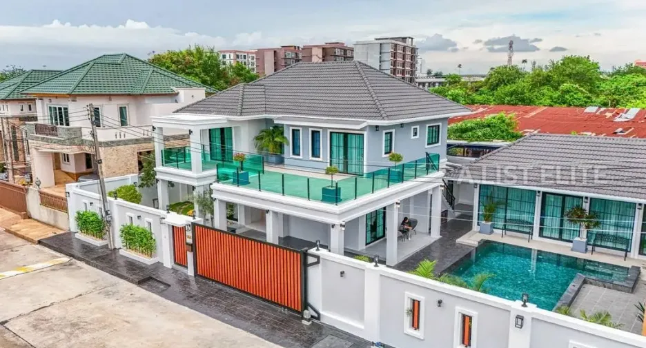 For rent 6 bedrooms house in Bang Lamung, Chonburi
