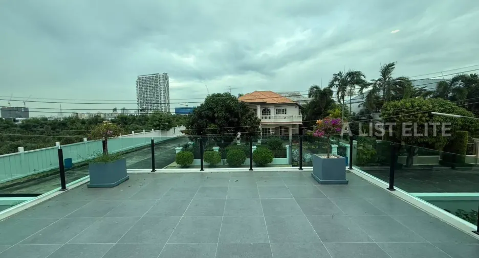 For rent 6 bedrooms house in Bang Lamung, Chonburi