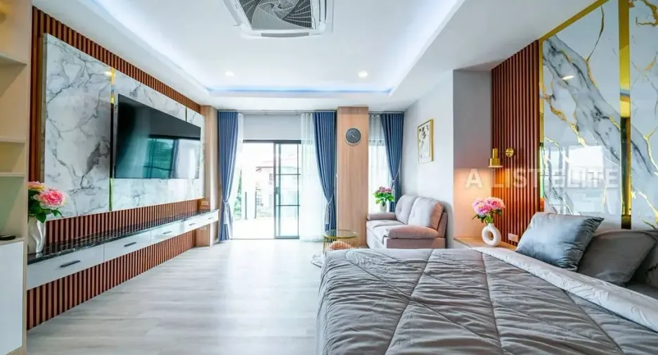 For rent 6 bedrooms house in Bang Lamung, Chonburi