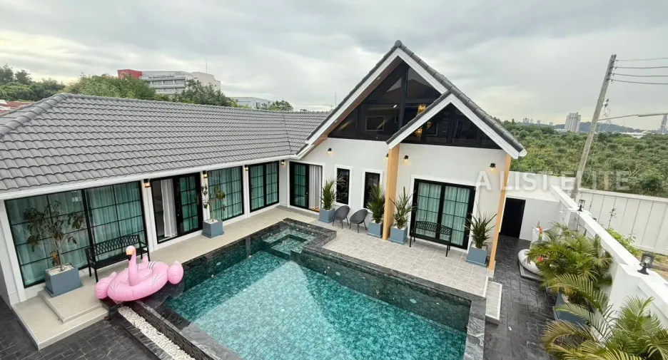 For rent 6 bedrooms house in Bang Lamung, Chonburi