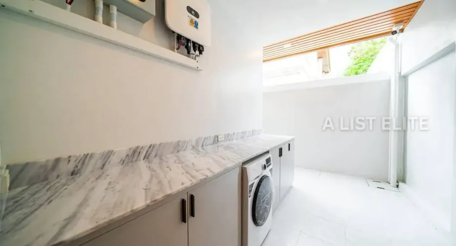 For rent 6 bedrooms house in Bang Lamung, Chonburi