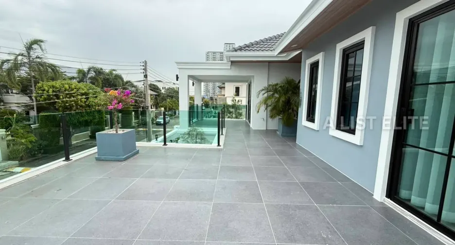 For rent 6 bedrooms house in Bang Lamung, Chonburi