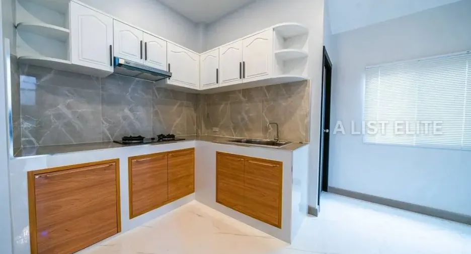 For rent 6 bedrooms house in Bang Lamung, Chonburi