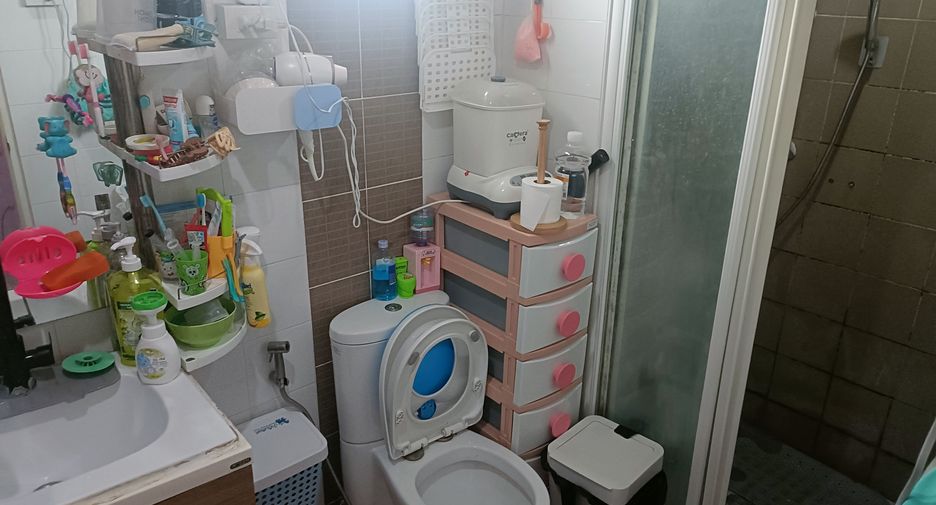 For sale 4 bedrooms townhouse in Mueang Nonthaburi, Nonthaburi