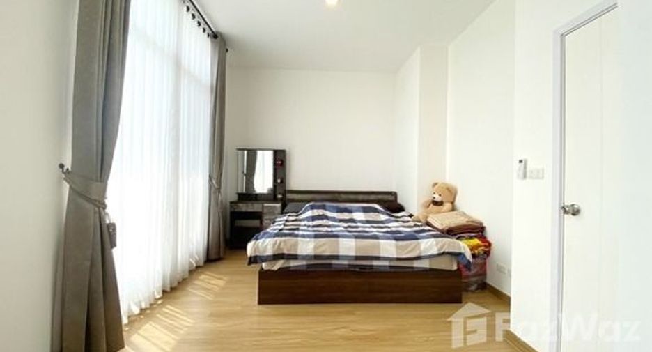 For sale 3 bedrooms townhouse in Mueang Pathum Thani, Pathum Thani