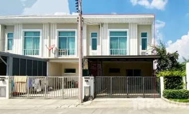 Reihenhaus zum Kauf mit 3 Zimmer in Mueang Pathum Thani, Pathum Thani