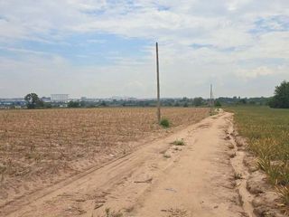 出售 土地 在 Pluak Daeng, Rayong