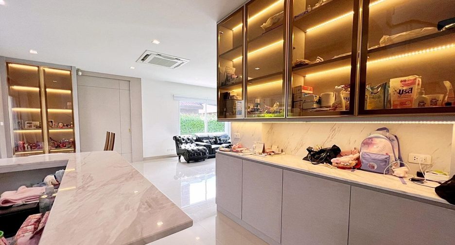 For sale 4 bedrooms house in Pak Kret, Nonthaburi