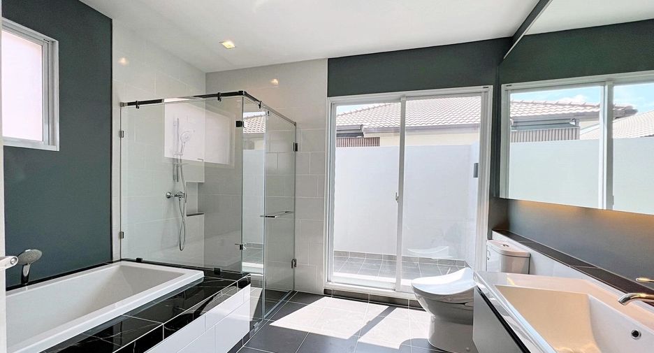 For sale 4 bedrooms house in Pak Kret, Nonthaburi