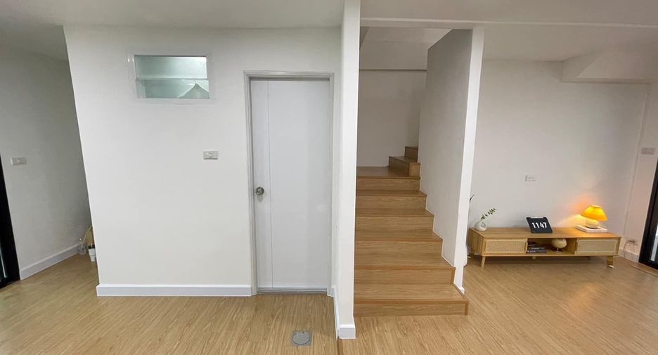 For sale 4 bedrooms townhouse in Mueang Nonthaburi, Nonthaburi